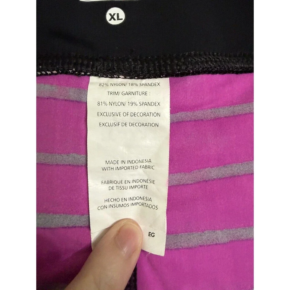 Nike Athletic Fit Capri Length Leggings Magenta and Black Size XL